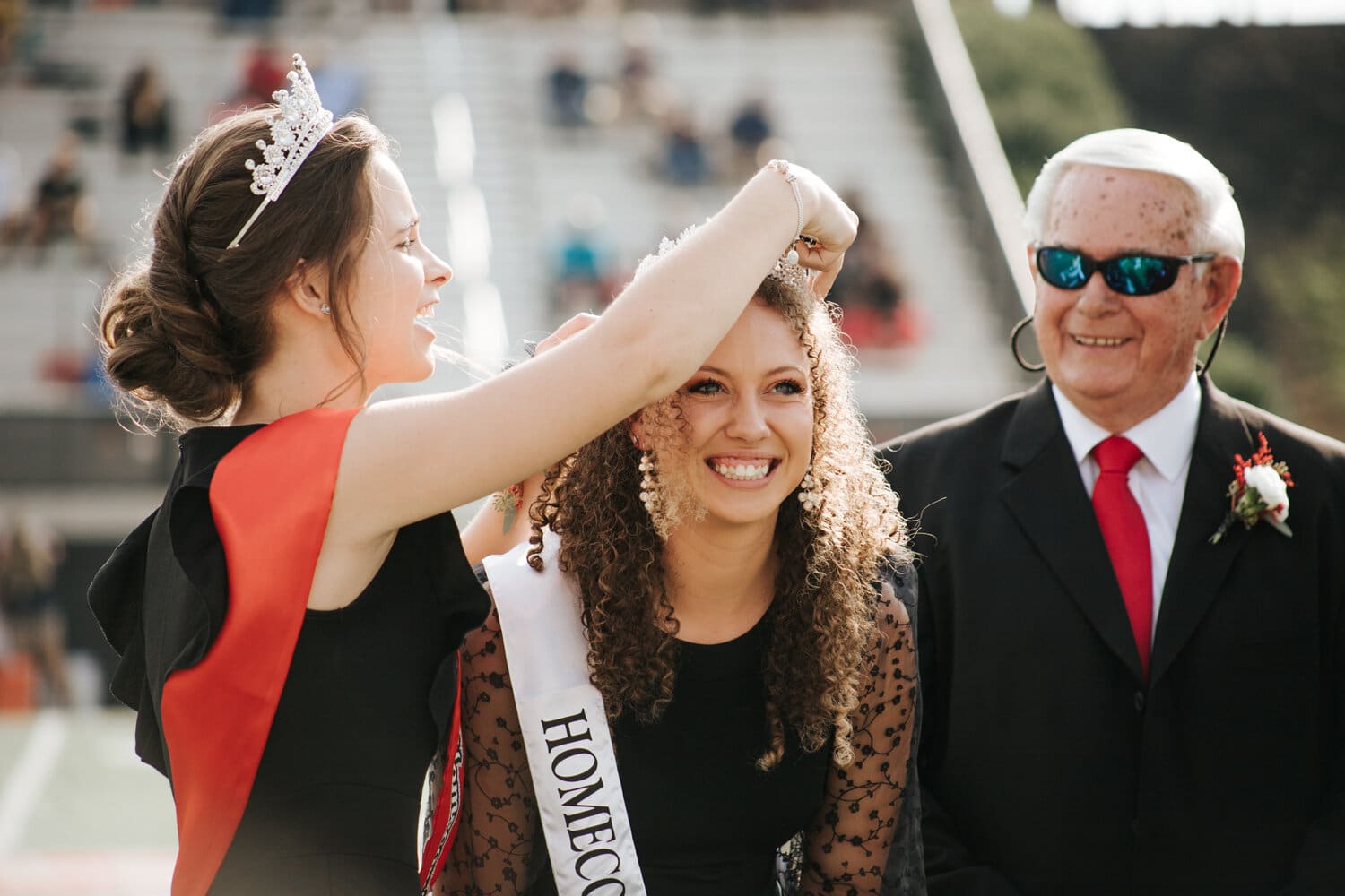 It isn’t homecoming if there isn’t a crown. This year’s homecoming queen, Hannah Turner, was crowned by former homecoming queen Lauren Hawthorne at this past Saturday’s game.