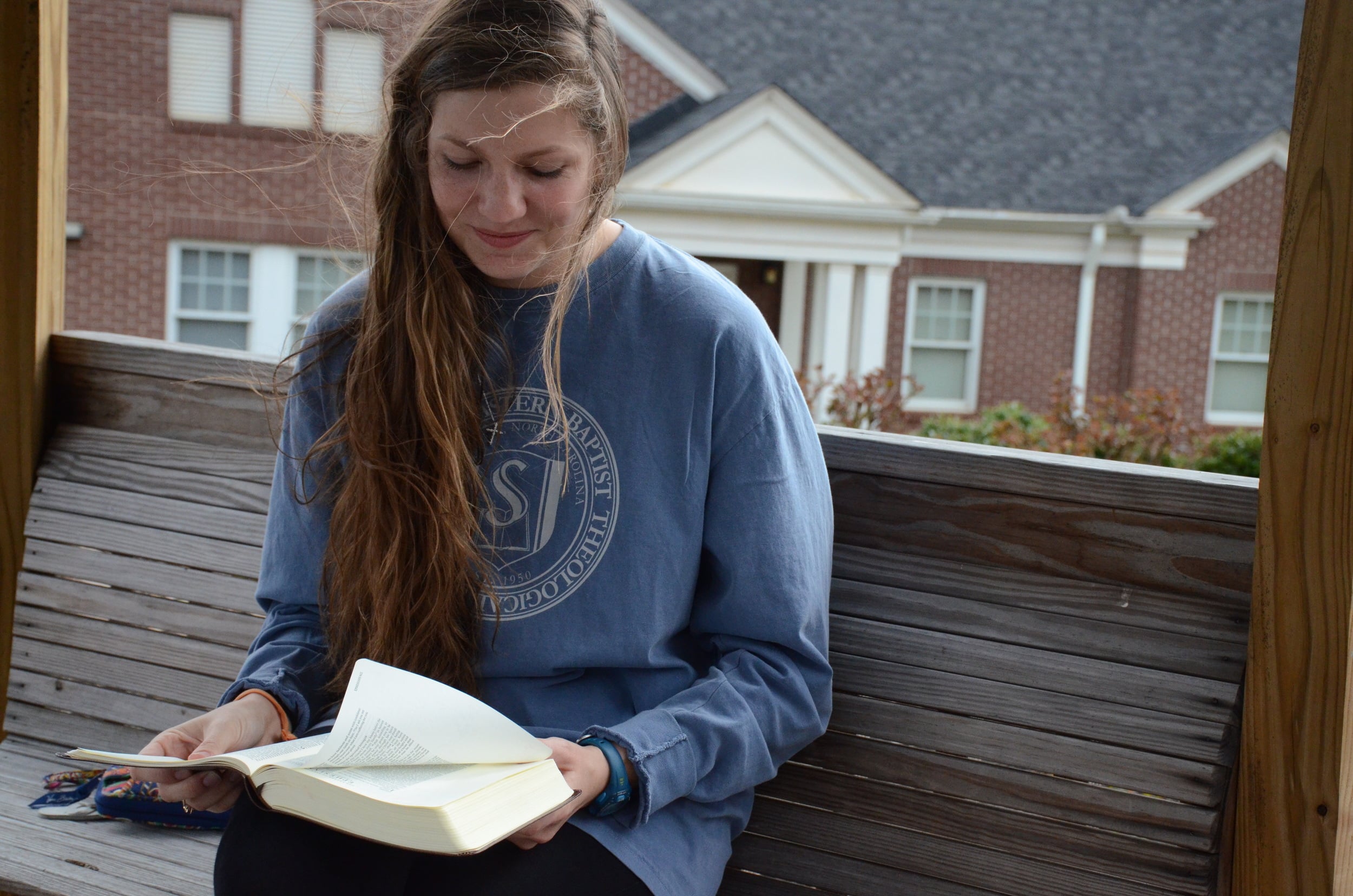 Becklin Blankenship admires her new journal Bible that her fianc&nbsp;gave to her.&nbsp;