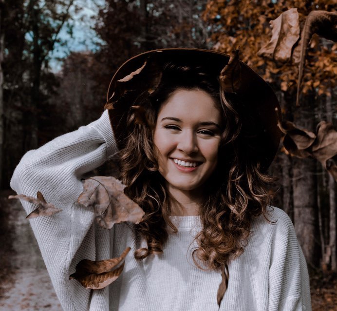 It is finally fall and autumn lighting is the perfect chance to grab that camera you might of used for someones birthday last year. Here are a few tips to make the most of your fall photo shoot.Featured above is sophomore, Courtney Chestnut.