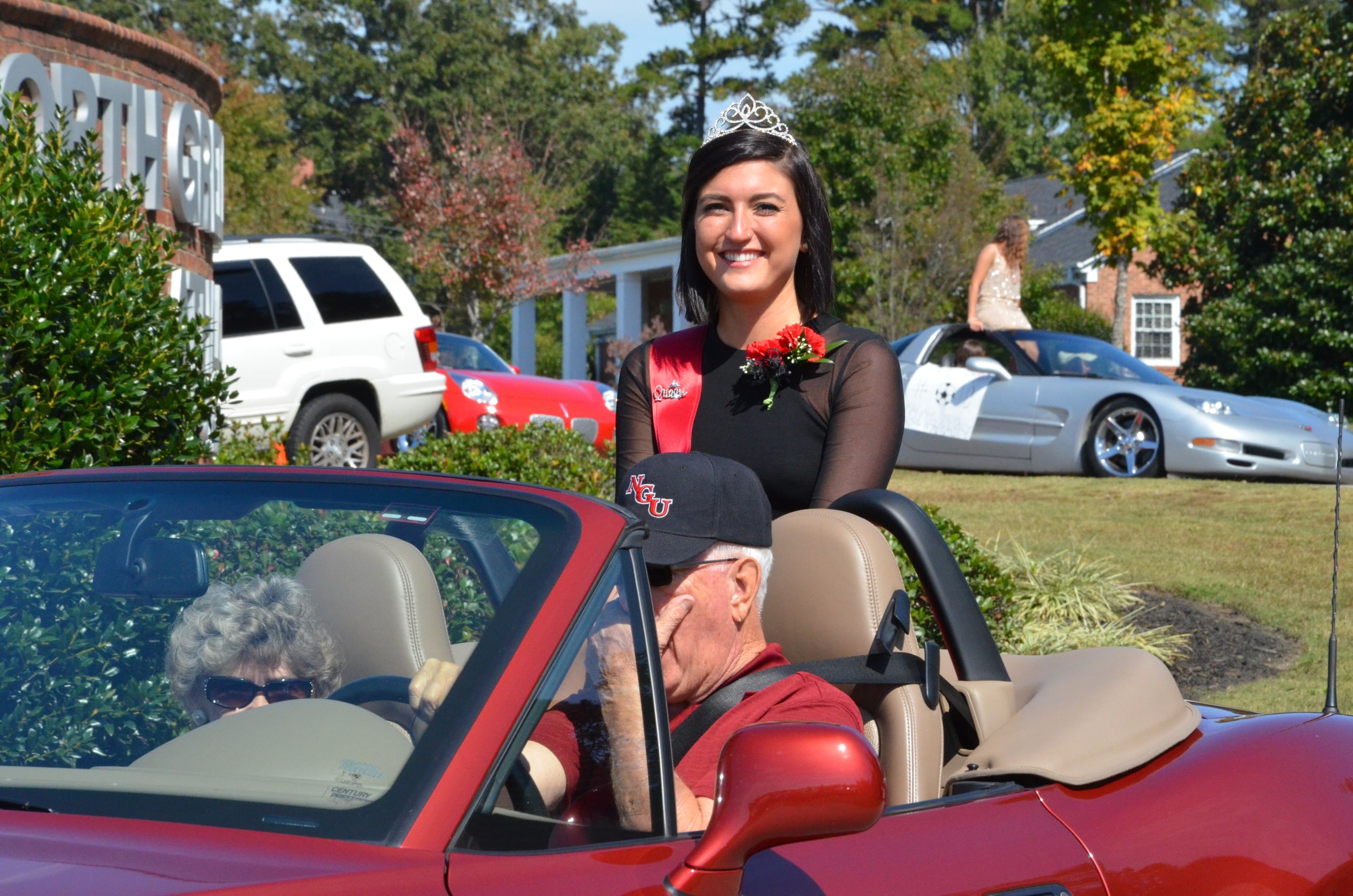  Next comes last year's Homecoming Queen, Sammi Hill. 