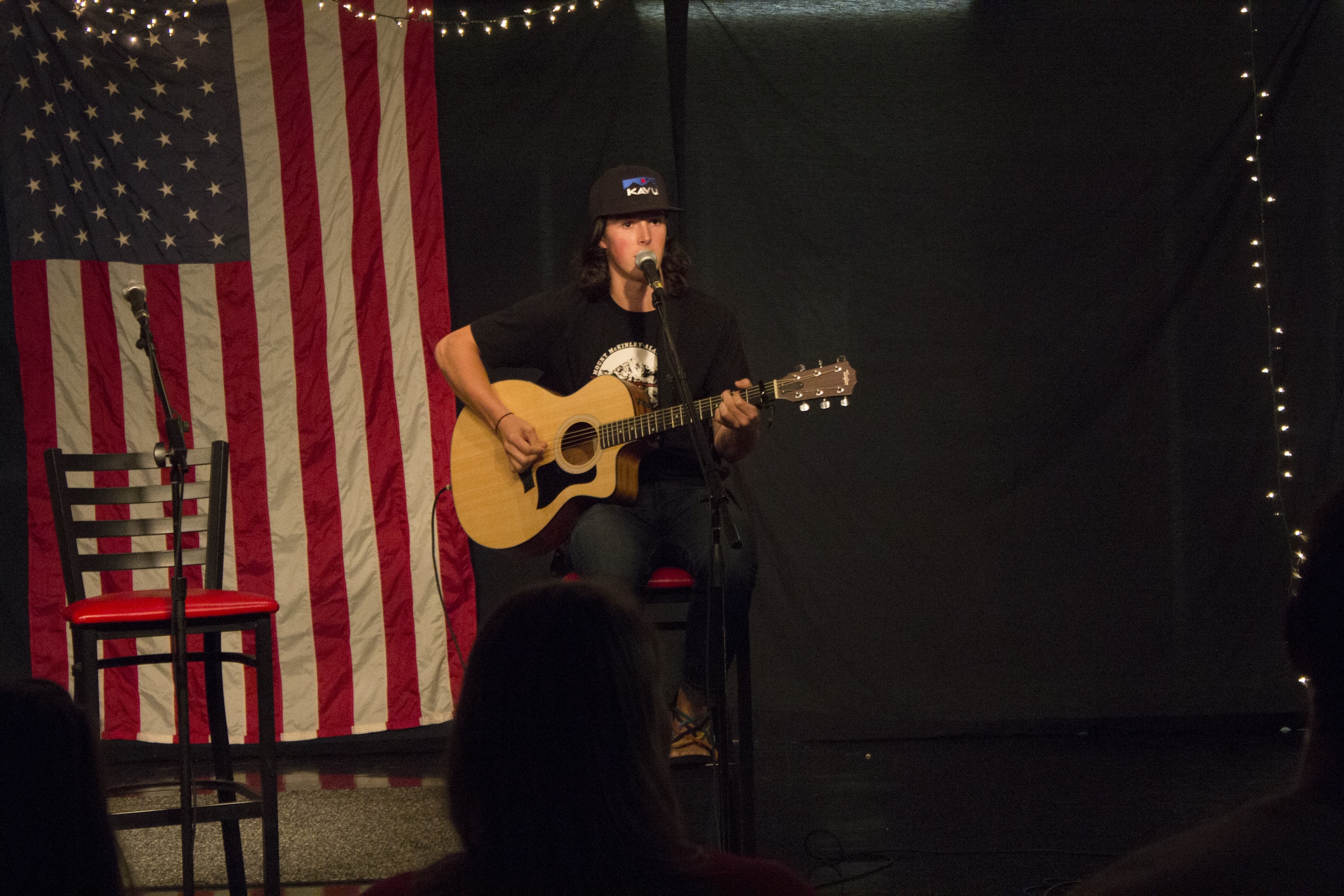  Josh Sandifer sings a new song to him and several members of the audience called "Cleopatra" by the Lumineers.&nbsp; 