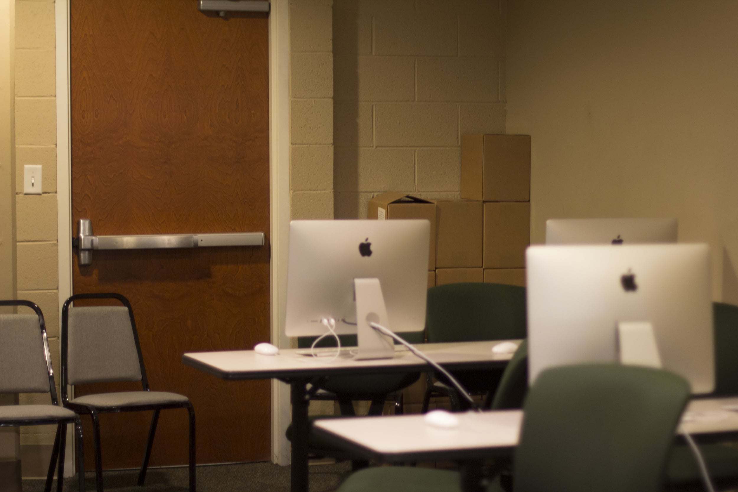  Did you know there is a back door to the mac lab in Mass Comm? 