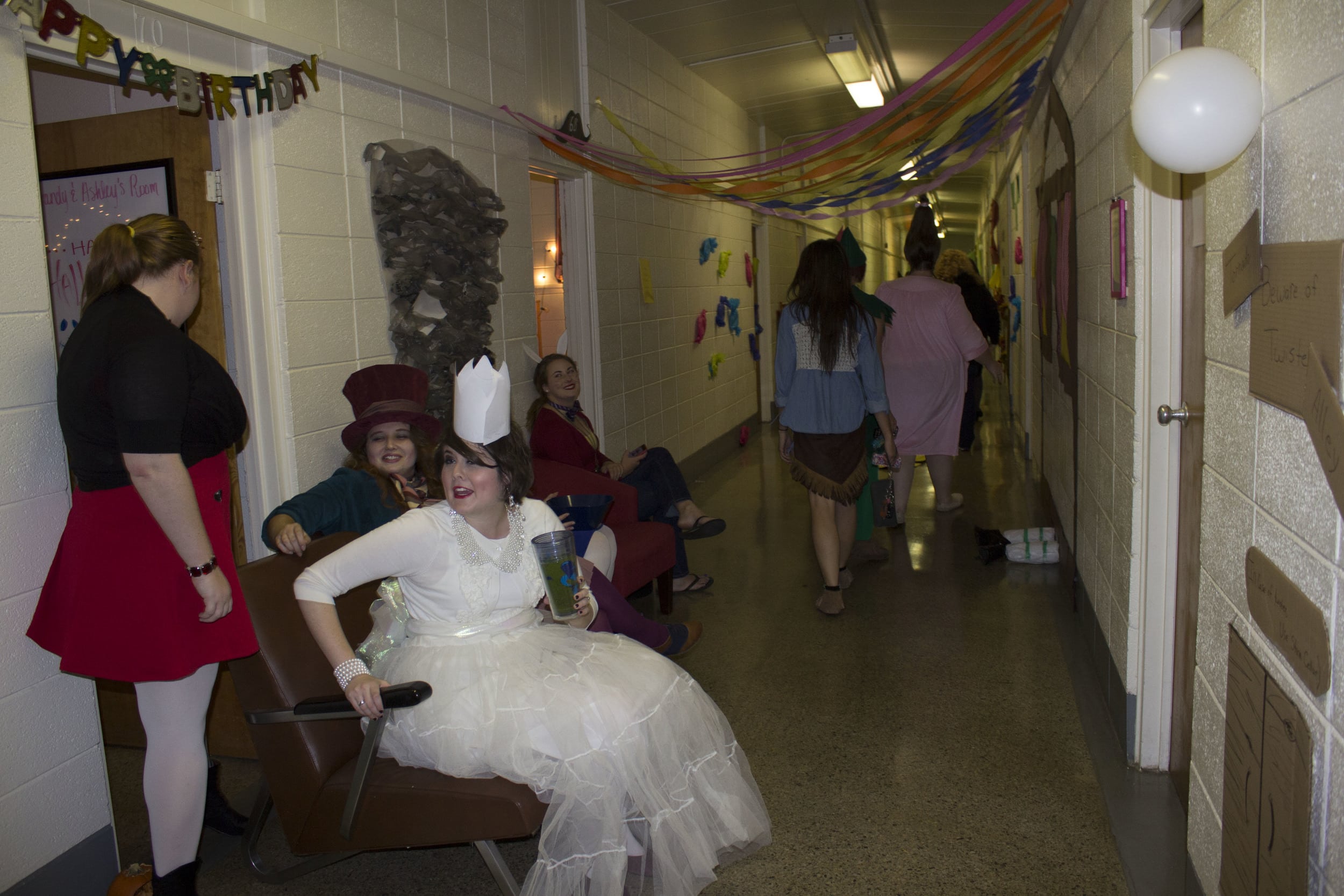  Bottom Howard went all out with the Alice in Wonderland theme, even having girls in the dorm dress up as the Queen of Hearts.&nbsp; 