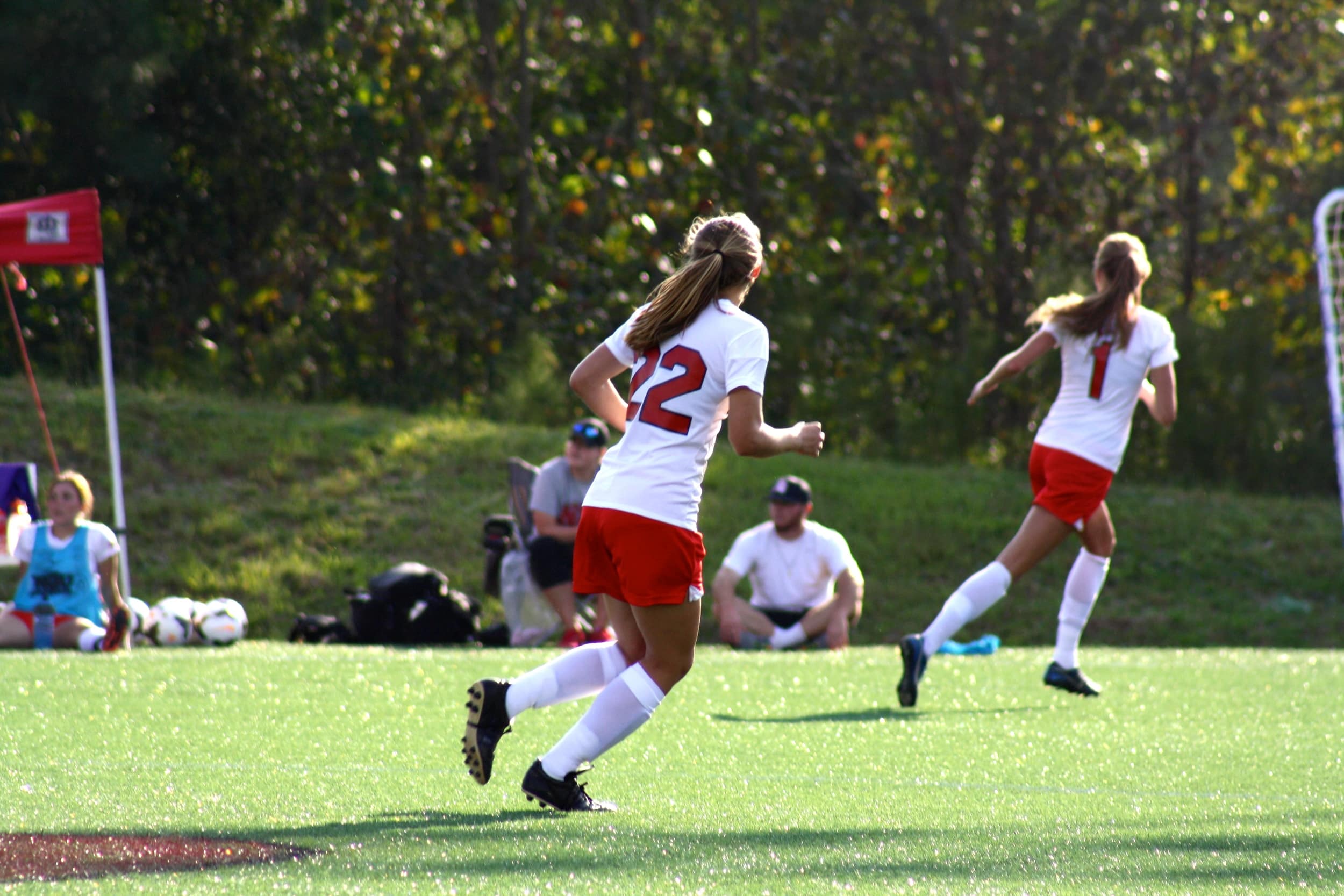  #22, Kathryn Allen, making sure to stay with the ball. 