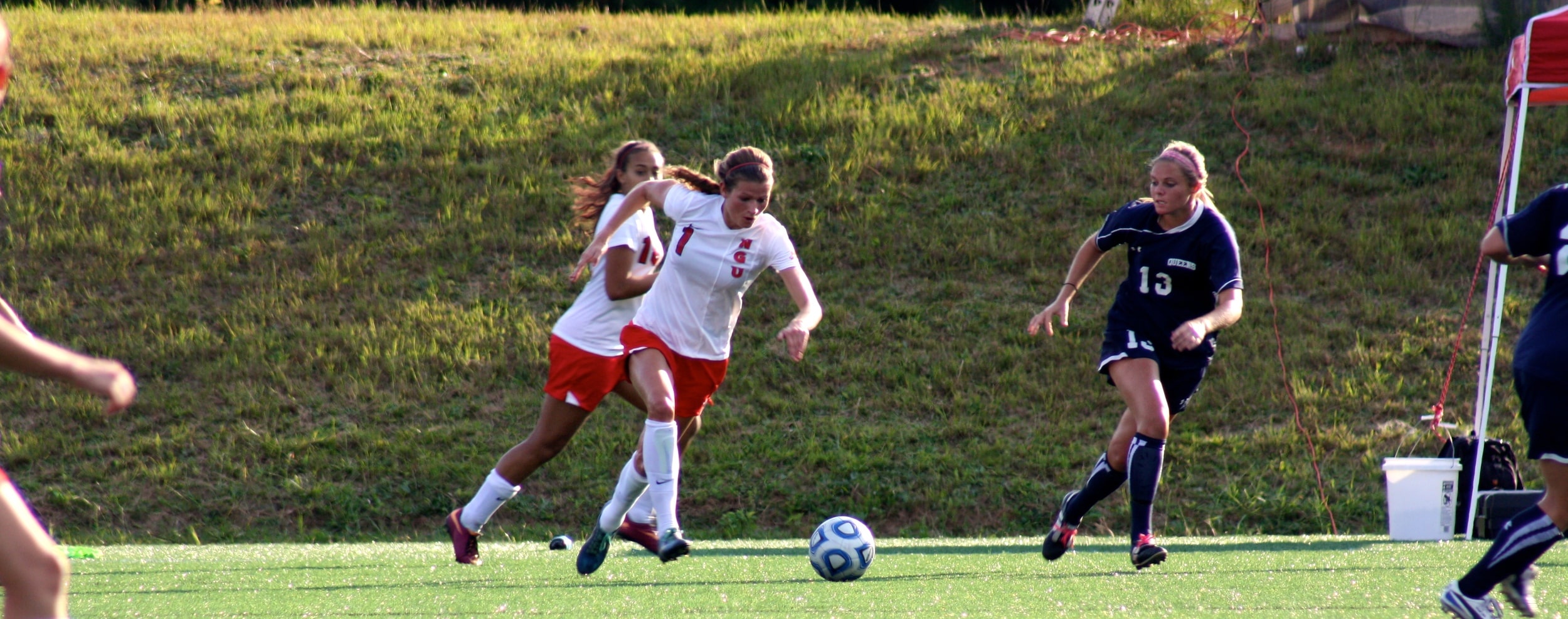  #1, Lindsay Tuten, takes off after the ball. 