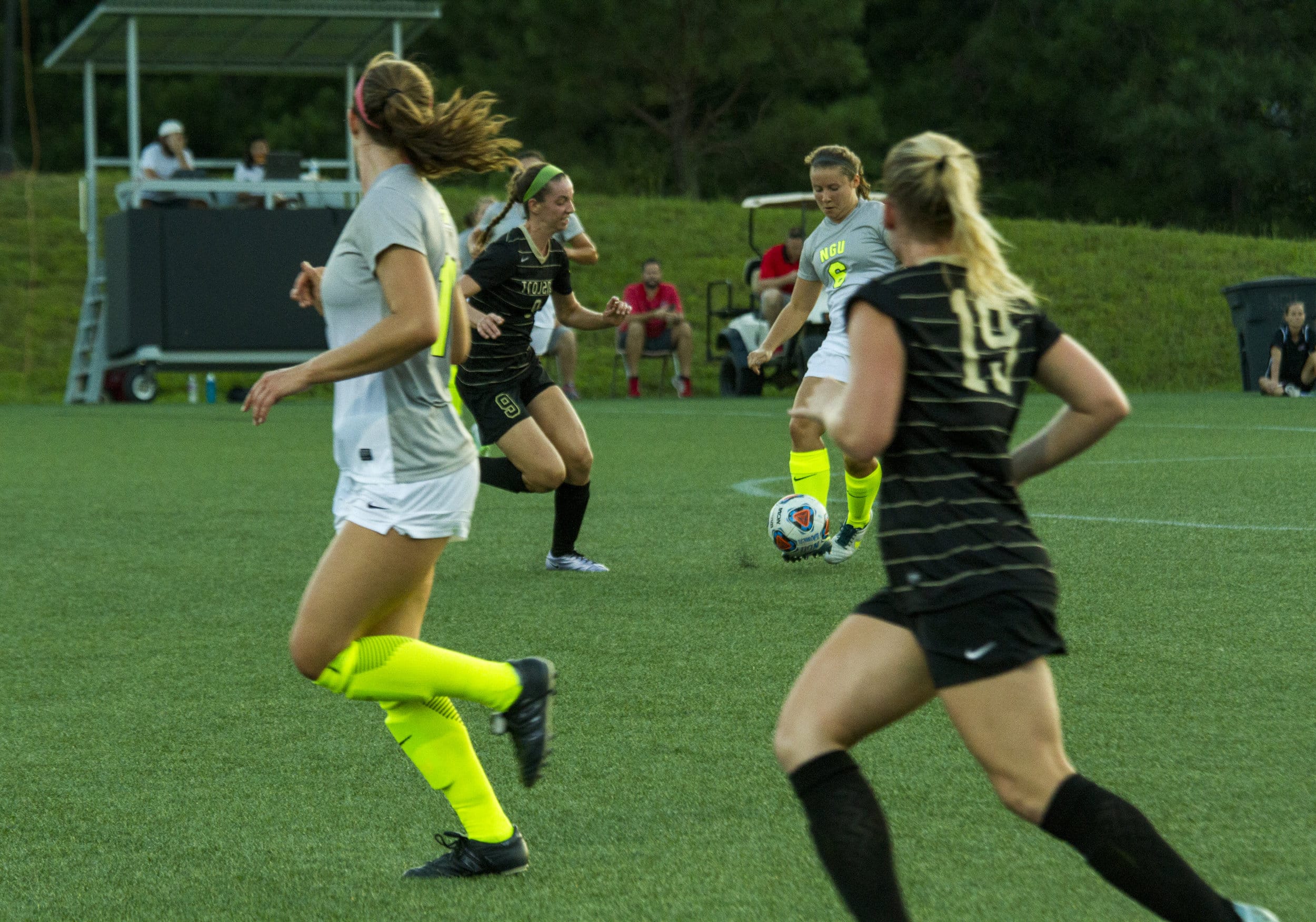  Junior Alex Pagliaro had a good eye and seized the opportunity to make the perfect pass to her teammate, Sophomore Jamie Shutt, between two Trojans players.&nbsp; 