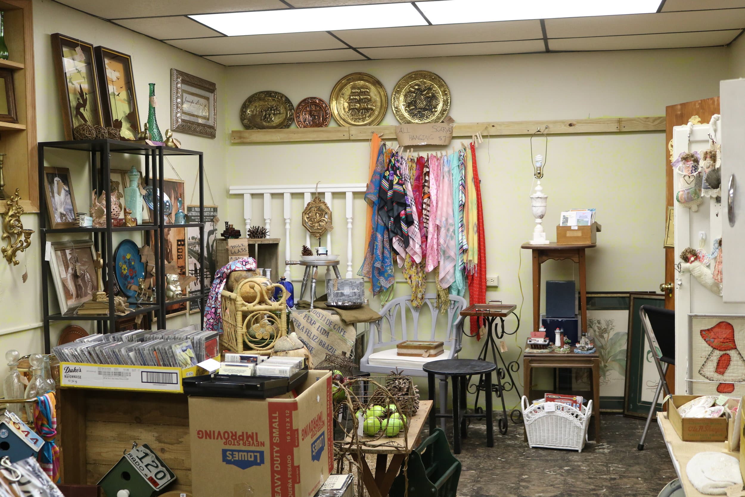One of the many rooms full of a variety of stuff at RetroMarketplace.