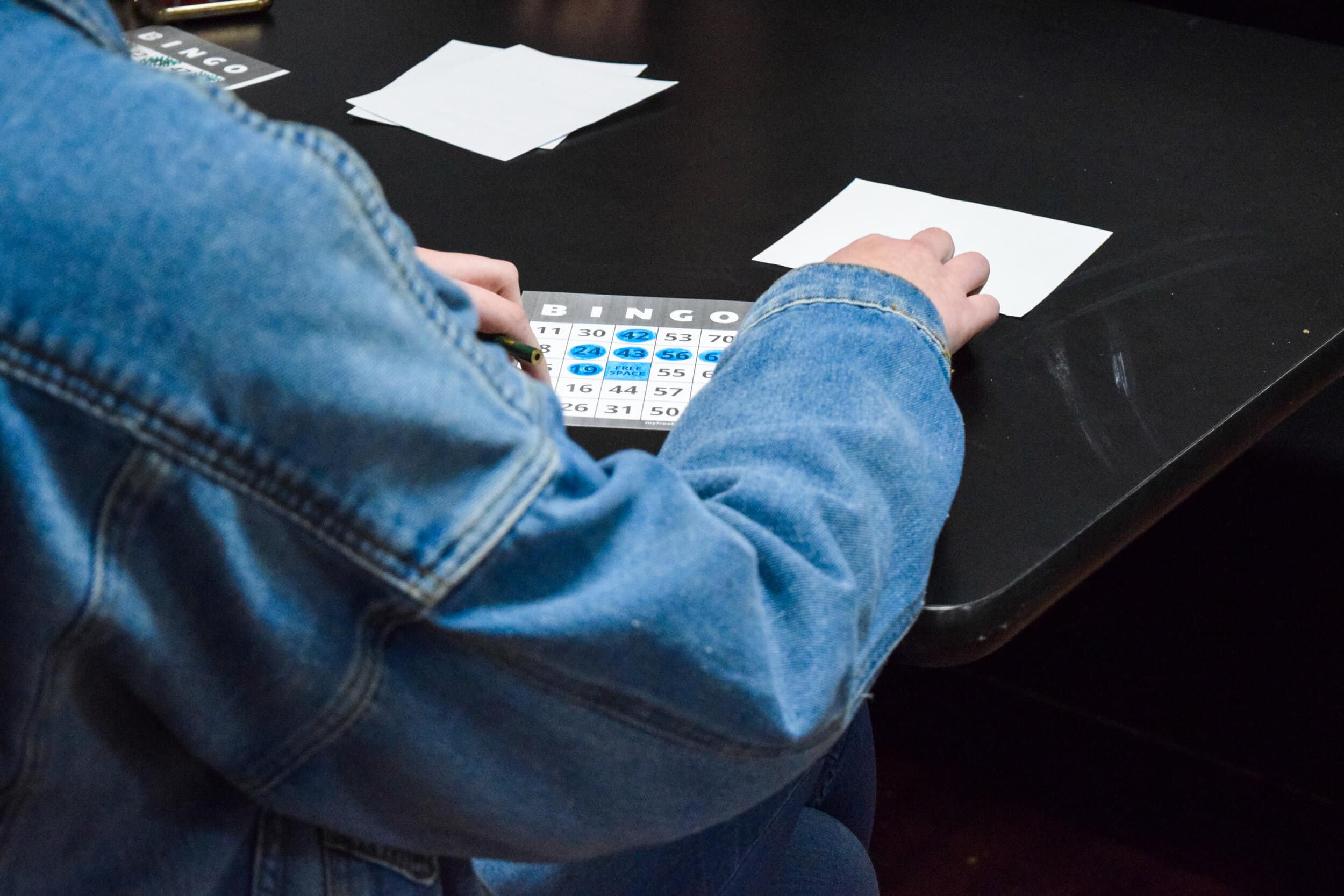 Students enjoy bingo night at NGU.