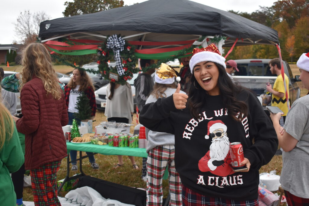 Bring out the flatbeds and grills: Homecoming tailgate