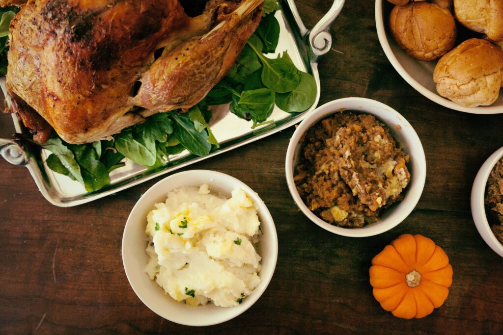 Greens, beans, potatoes: a quick guide to a successful friendsgiving